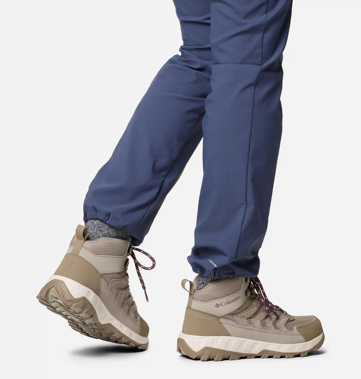 Women's Strata Trail Mid Waterproof Shoe