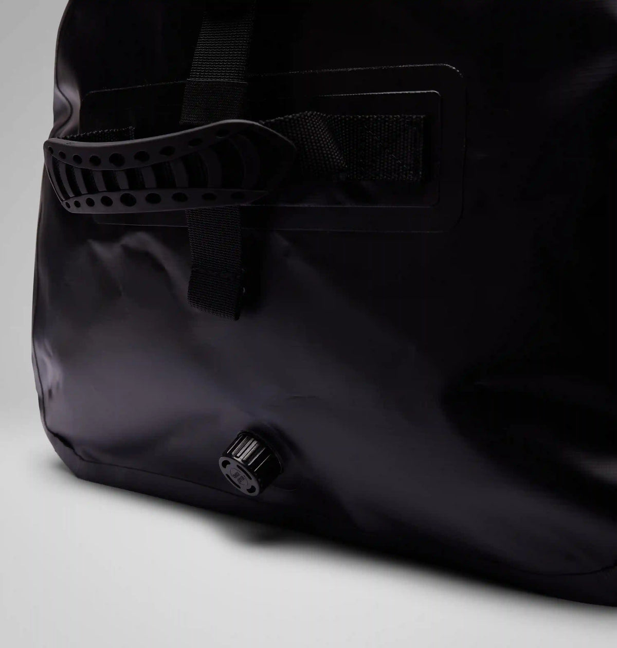 PFG Snug Corner 80L Duffel